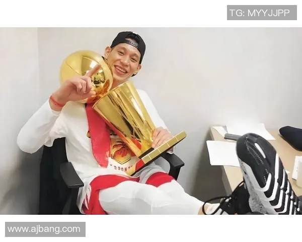 林书豪在NBA冲击新高度，队友赞其为团队最强支柱