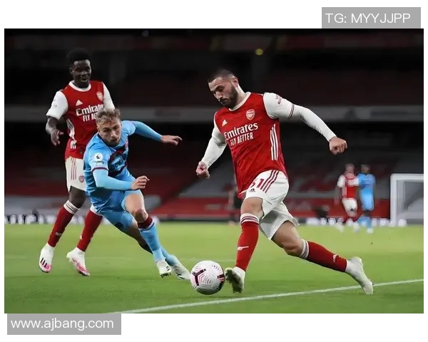 西汉姆主场击败狼队，继续争夺前四名席位