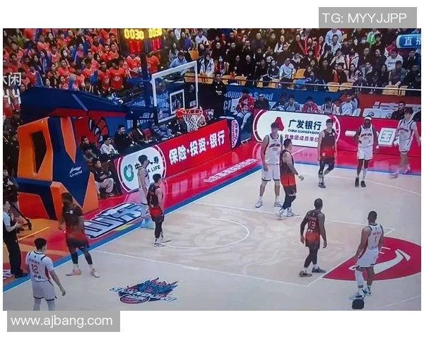 山东高速队主场大胜对手，再现篮球霸主风采