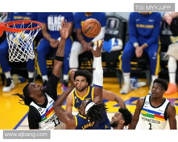 掘金后卫连续砍下30+与勇士激战引发球迷热议